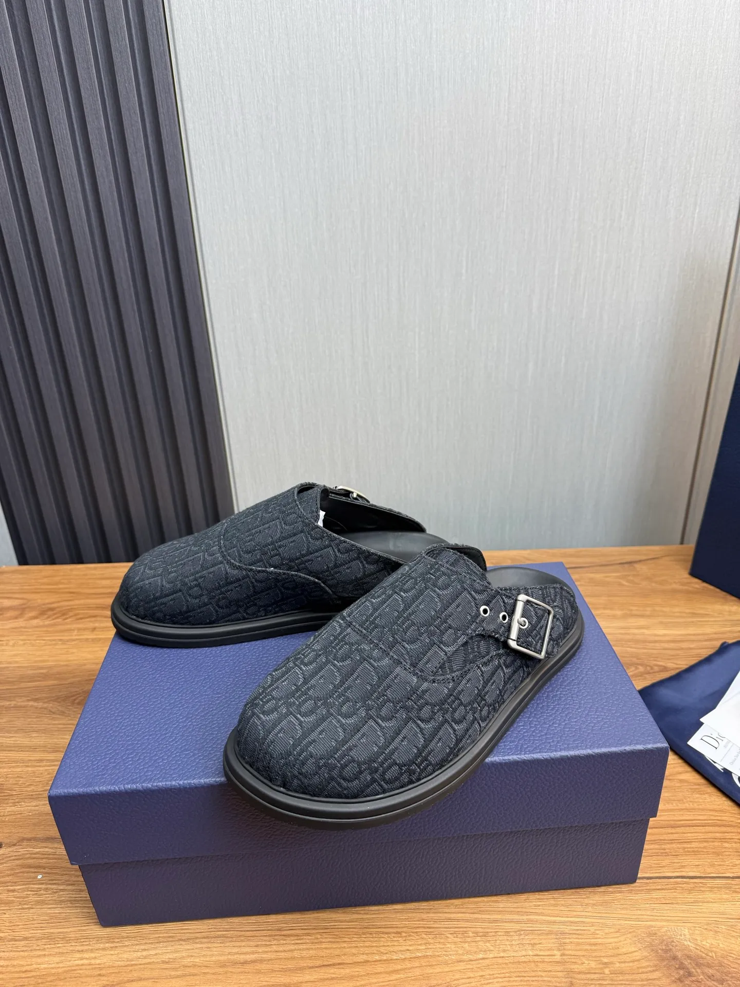 Men's shoes 💰560💰 Dior. Men's slippers 🩴Official website one to one production 38-45 sizes 45 46 🉑️Customized! Original embossed cowhide, sheepskin lining✅Original outsole⬆️